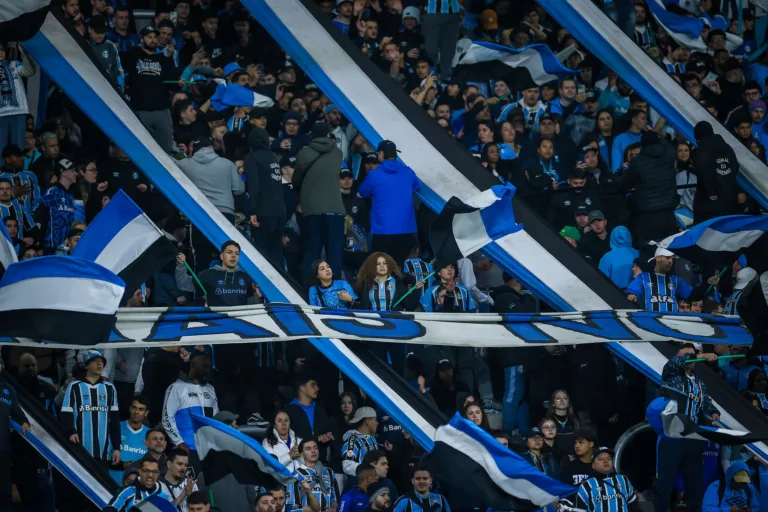 Grêmio relembra ‘aniversário’ de 10 anos de goleada para cima do Internacional: “Uma tarde histórica”