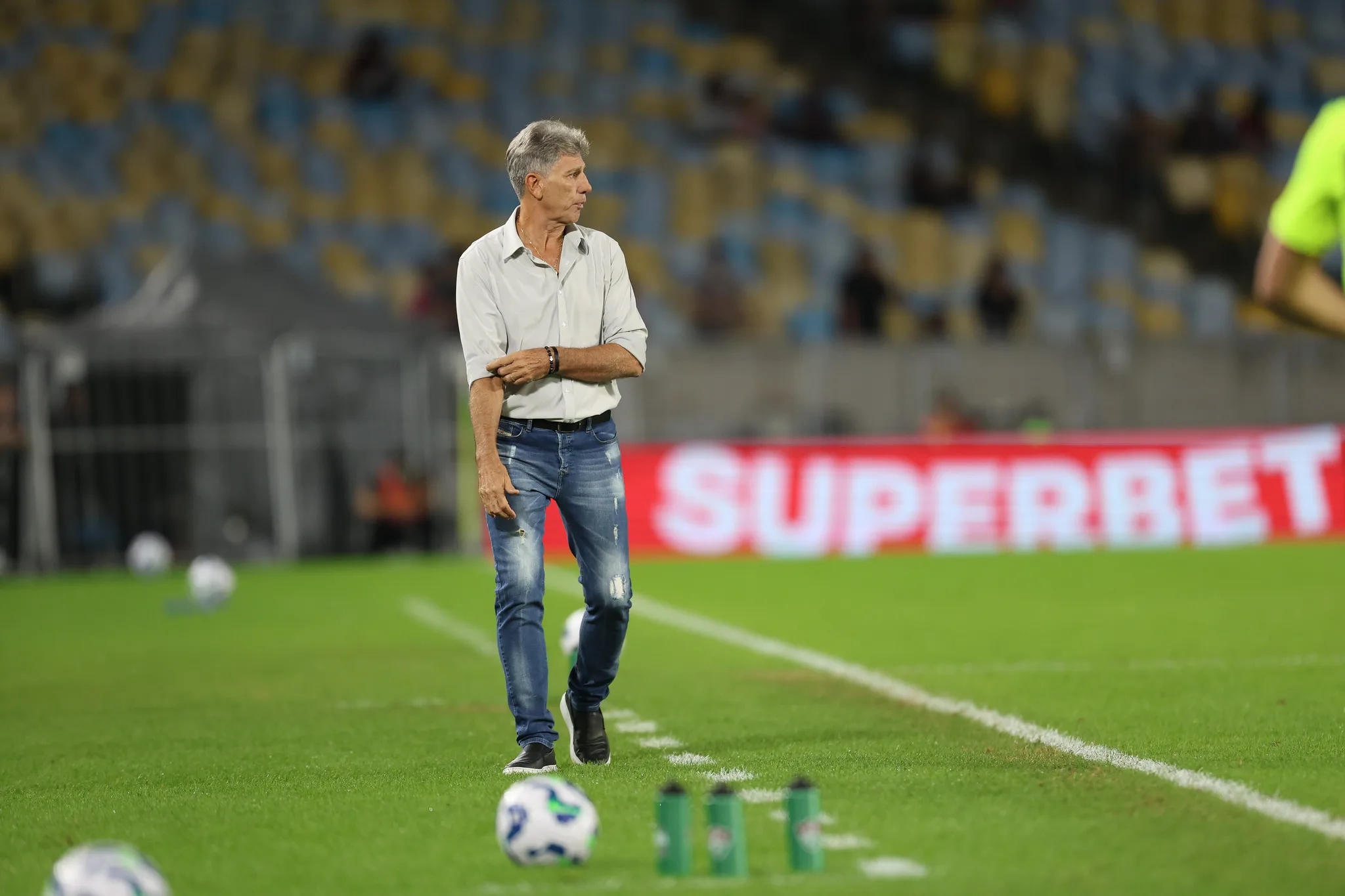 Renato Gaúcho dá abraço em Mano Menezes e faz elogio ao Grêmio após vitória do Fluminense: “Marcou muito bem”