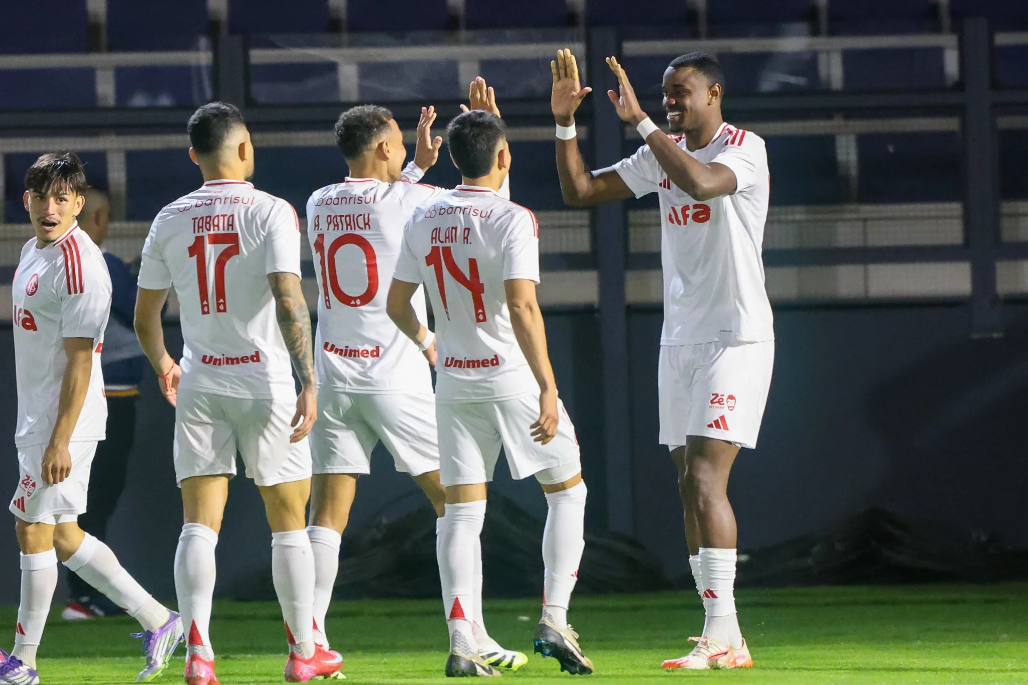 Internacional abre a semana praticamente escalado contra o Flamengo e gera expectativa na torcida: “Esse é o time ideal”