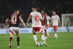 Onde assistir Internacional x Flamengo pela Libertadores: prováveis escalações, arbitragem e situação do duelo