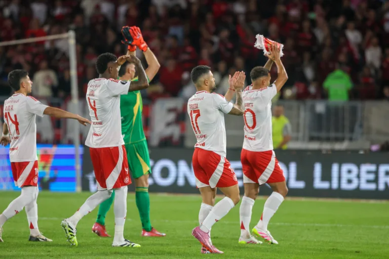 Internacional vai com reservas contra o Flamengo e Diogo Olivier aponta: “Chance de perder é enorme”