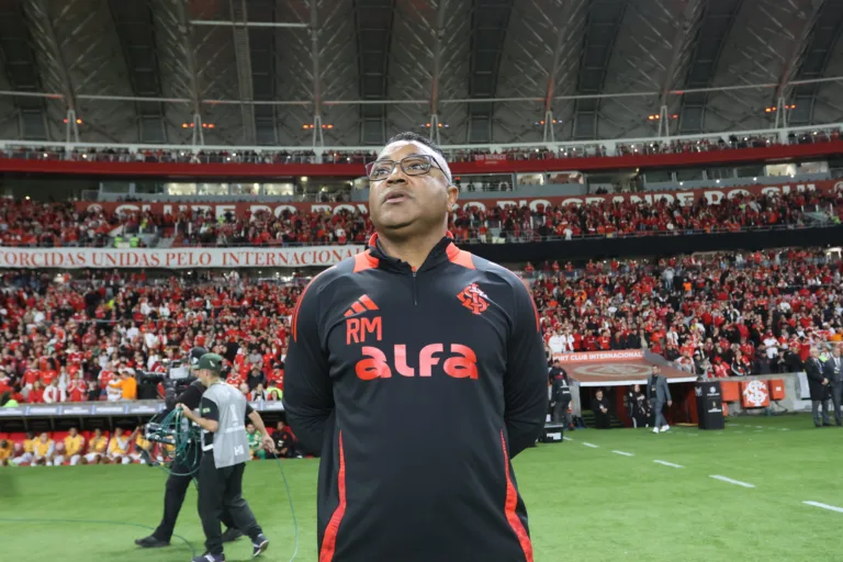 Roger Machado pode ser demitido após Cruzeiro x Internacional e Rodrigo Oliveira atualiza caso: “Ele não está imune”