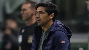 Abel Ferreira comemora vitória do Palmeiras e responde: “Jamais serei um problema dentro do clube”