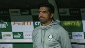 Abel Ferreira considera não renovar com o Palmeiras e Nicola revela reação ao ser xingado pela torcida: “Encarou como ingratidão”