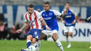 Alê Oliveira questiona falta de chances para Walace no Cruzeiro: “Se não começar jogando, pode esquecer ele”