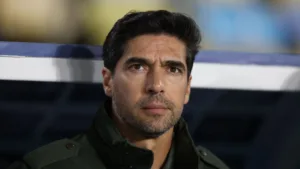 Alex questiona Abel Ferreira por não dar titularidade absoluta para Flaco López no Palmeiras: “Como não joga?”