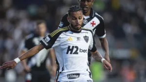 Alê Oliveira defende titularidade de Alexsander no Atlético-MG: “O que diz o campo e a bola”