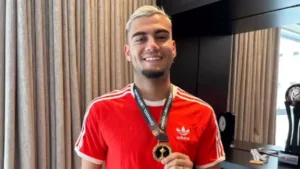 Torcedores do Flamengo decretam futuro de Andreas Pereira na Libertadores após anúncio do Palmeiras: “Vai escorregar e entregar