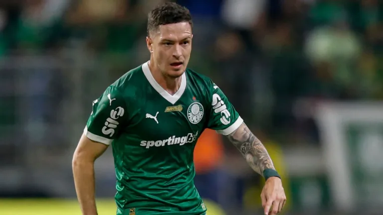 Aníbal Moreno, do Palmeiras, é expulso contra o Corinthians e torcida fica na bronca: “Merece tomar uma multa”