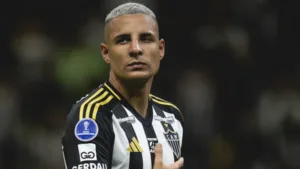 Alê Oliveira sugere chance de Arana ser observado por Ancelotti em Atlético-MG x Grêmio: “Posição carente no futebol”