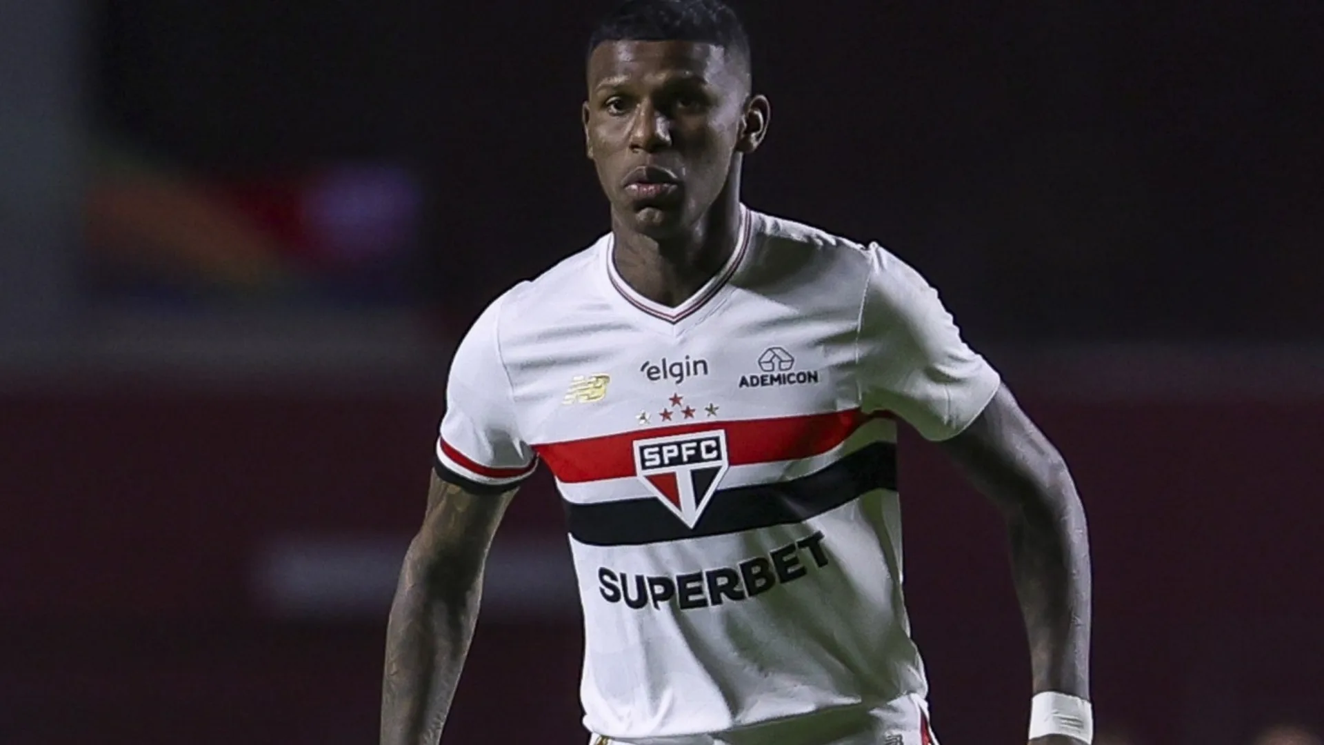 São Paulo pode ter Ruan Tressoldi no lugar de Arboleda na Libertadores e revolta torcida: “A pior notícia é sempre a próxima”