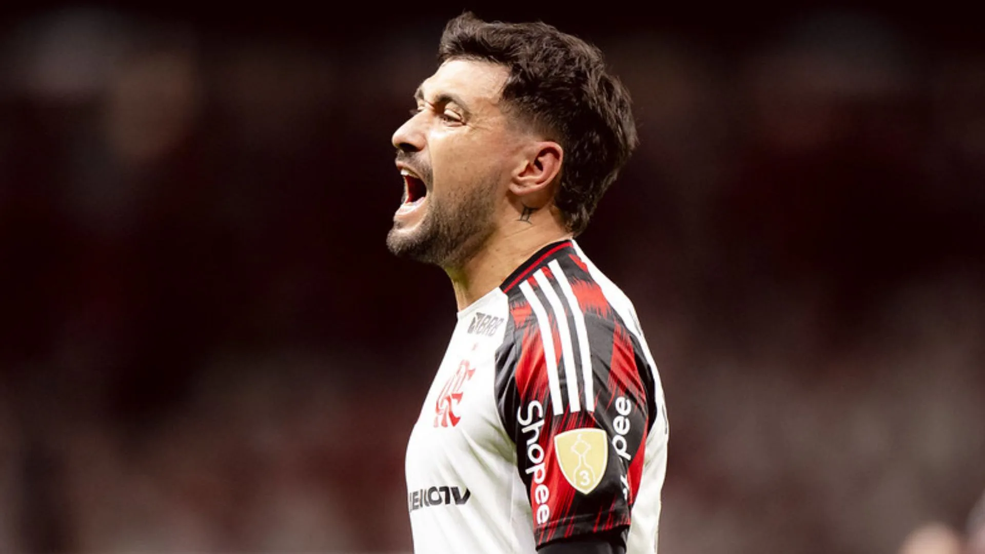 Flamengo vence o Internacional, segue na Libertadores e Arrascaeta impressiona torcedores com números em 2025: “Melhor da América”