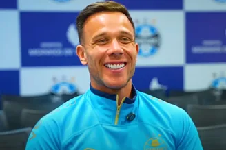 Arthur meio-campista do Grêmio