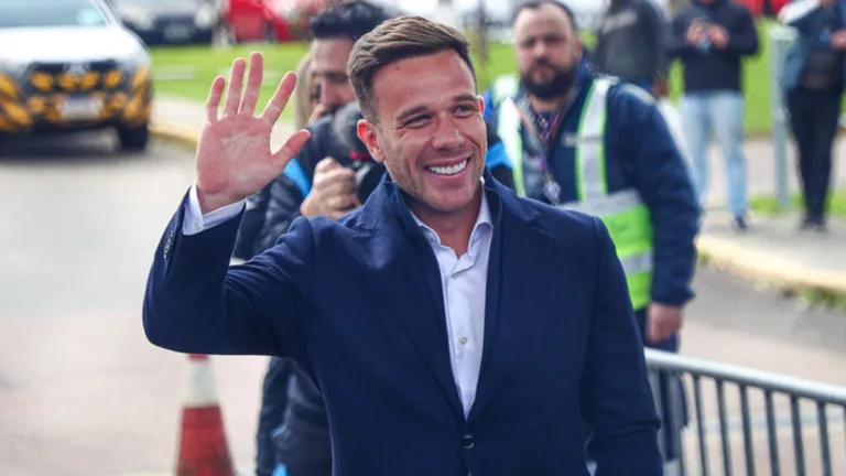 Arthur valoriza atitude de Mano Menezes ao indicar dificuldade no retorno ao Grêmio: “Está tentando ajudar”