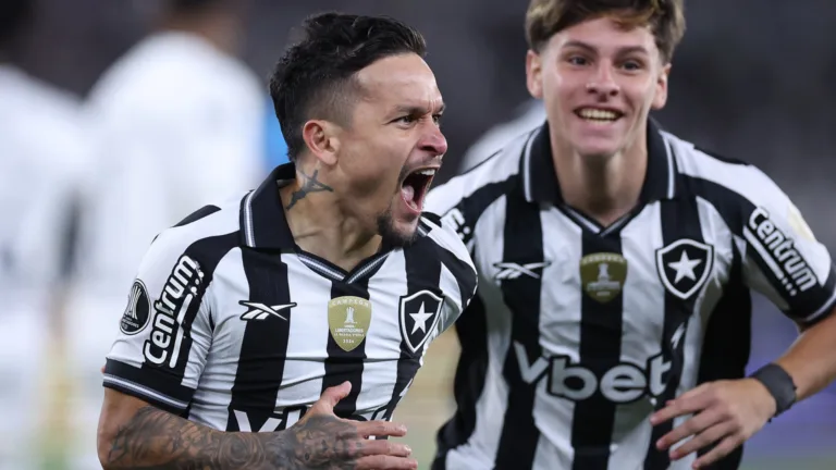 Artur faz gol aos 15 segundos, Botafogo vence LDU por 1 a 0 e abre vantagem na Libertadores