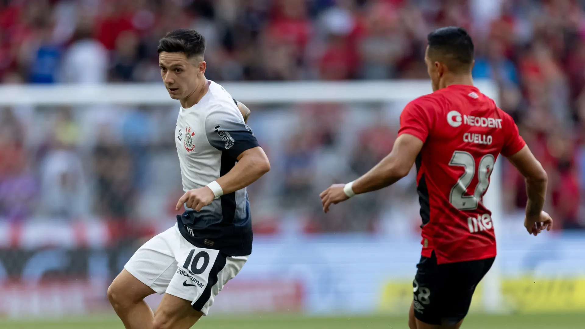 Cicinho banca virada do Athletico-PR no duelo com o Corinthians na Copa do Brasil: “Passa nos pênaltis”
