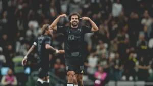 Igor Gomes minimiza retrospecto negativo do Atlético-MG em São Januário antes de jogo contra o Vasco: “Classificamos para a final da Copa do Brasil aqui” 