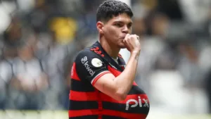 Felipe Melo cogita dobradinha entre Samuel Lino e Ayrton Lucas em Atlético-MG x Flamengo: “Ele é um avião”