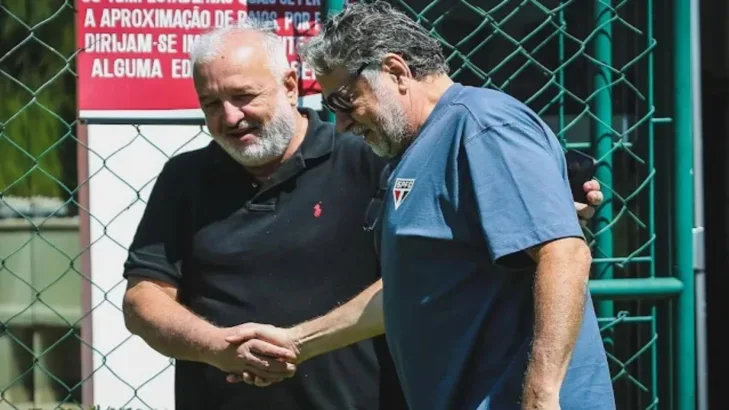 Carlos Belmonte pode ser demitido no São Paulo e Nicola revela bastidores com Júlio Casares: “Existe uma pressão grande” Carlos Belmonte pode ser demitido no São Paulo e Nicola revela bastidores com Júlio Casares: “Existe uma pressão grande”