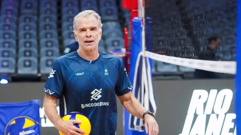 Bernardinho convoca 16 jogadores para a preparação do Campeonato Mundial de Vôlei com dois atletas do Sub-23