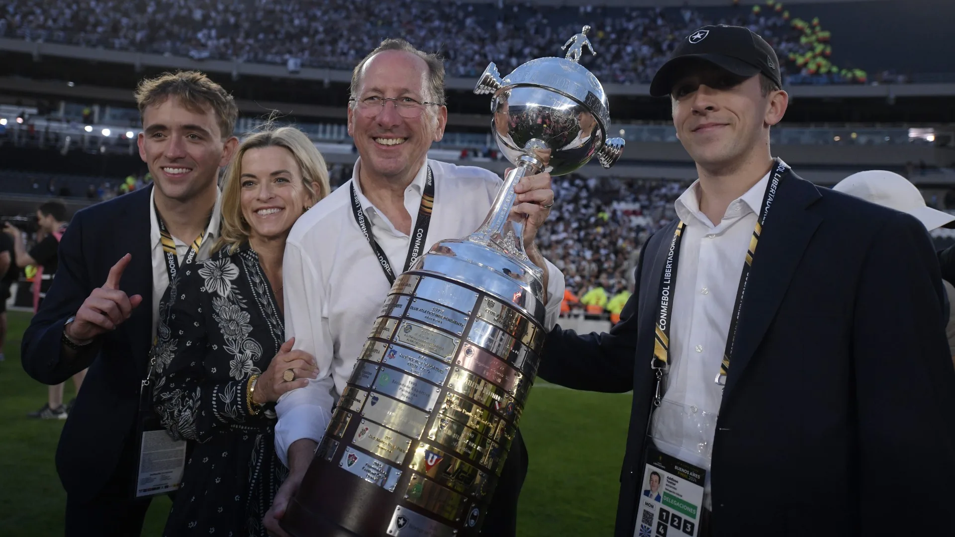 Bruno Cantarelli exalta história de John Textor no Botafogo, mas critica desmanche de elenco campeão: “Gratidão não pode cegar”