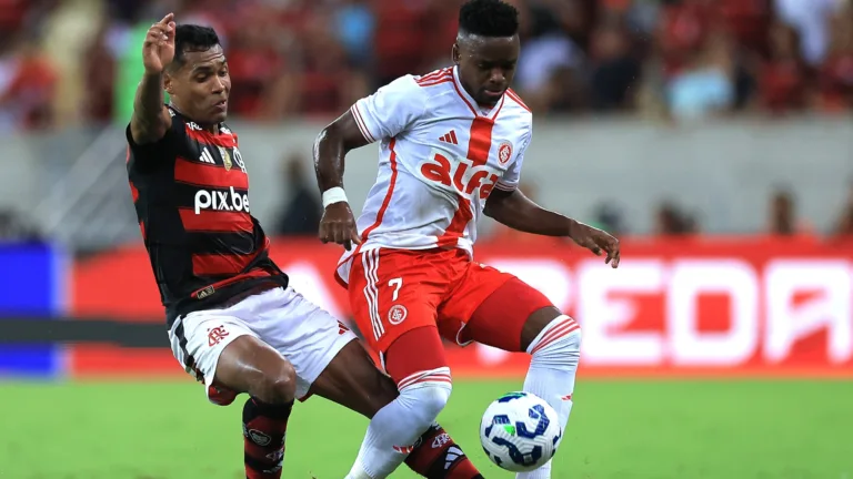 Torcida do Flamengo reage ao desfalque de Carbonero, do Internacional, na Libertadores: “Agora tem obrigação de passar”