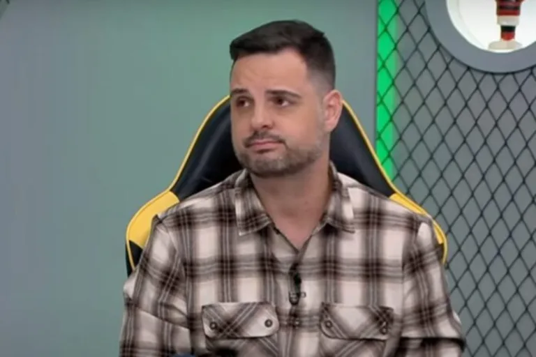 Chico Garcia perde a paciência com o Grêmio e desiste de Cristaldo no clube: “Rescinde que é mais barato”