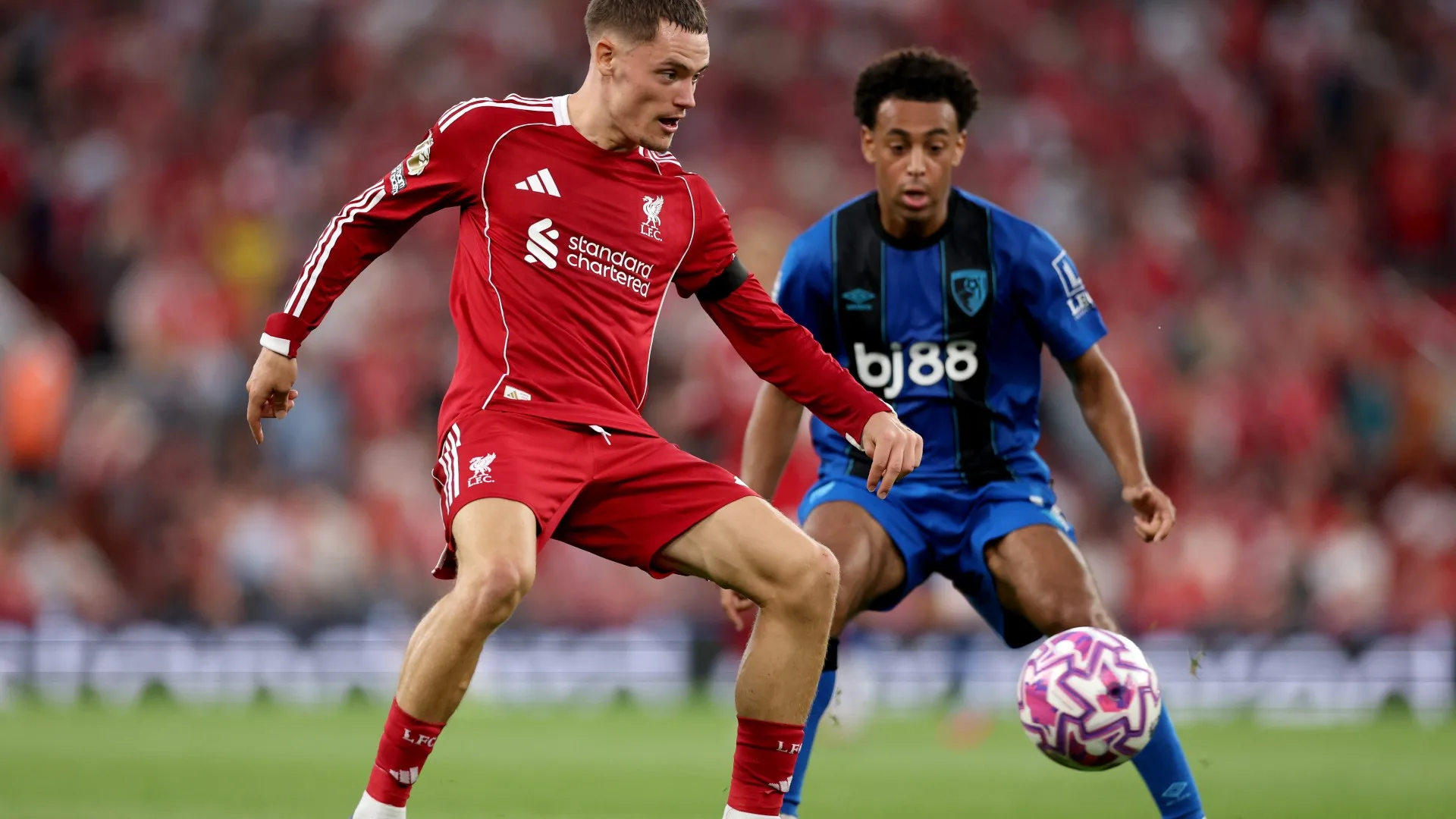 Liverpool vence Bournemouth por 4 a 2 na estreia da Premier League em tarde de homenagens a Diogo Jota