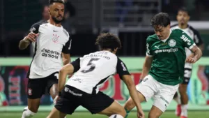 Cicinho indica vitória do Corinthians no clássico contra o Palmeiras pelo Brasileirão: “Vai levar mais um taca”