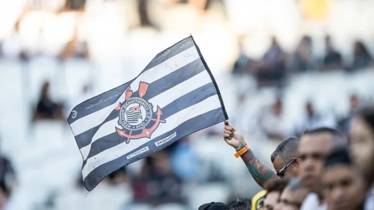 Ronaldo Giovanelli desabafa sobre crise política no Corinthians e critica jogadores: “Andando em campo”