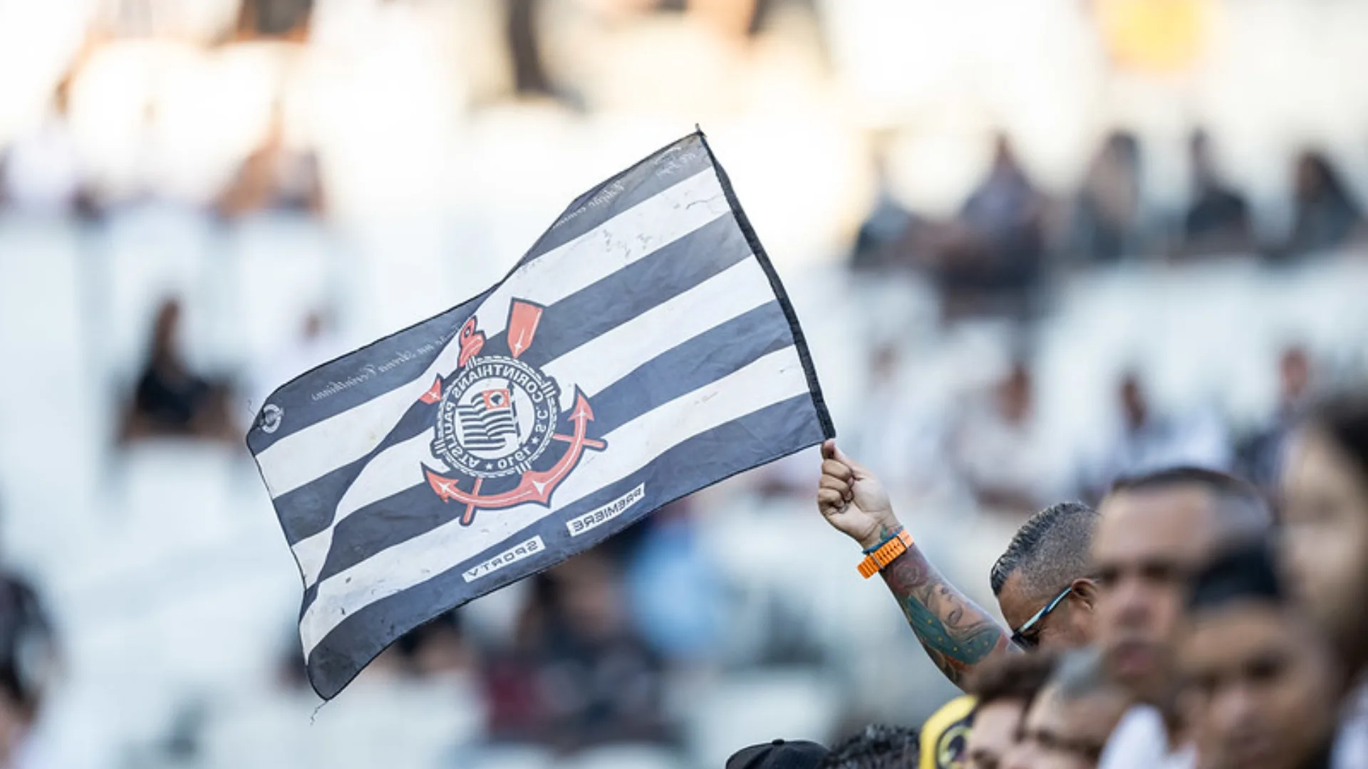 Ronaldo Giovanelli desabafa sobre crise política no Corinthians e critica jogadores: “Andando em campo”