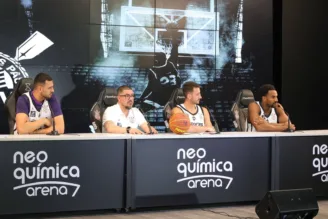 Corinthians com elenco de basquete