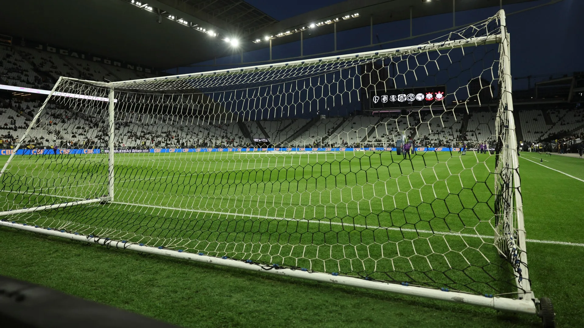 Corinthians não reverte transferban e Nicola explica entrave: “Santos Laguna foi ignorado por Augusto Melo”