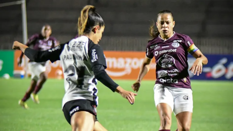 Corinthians vence a Ferroviária por 2 a 0 e se mantém na liderança do Paulistão Feminino