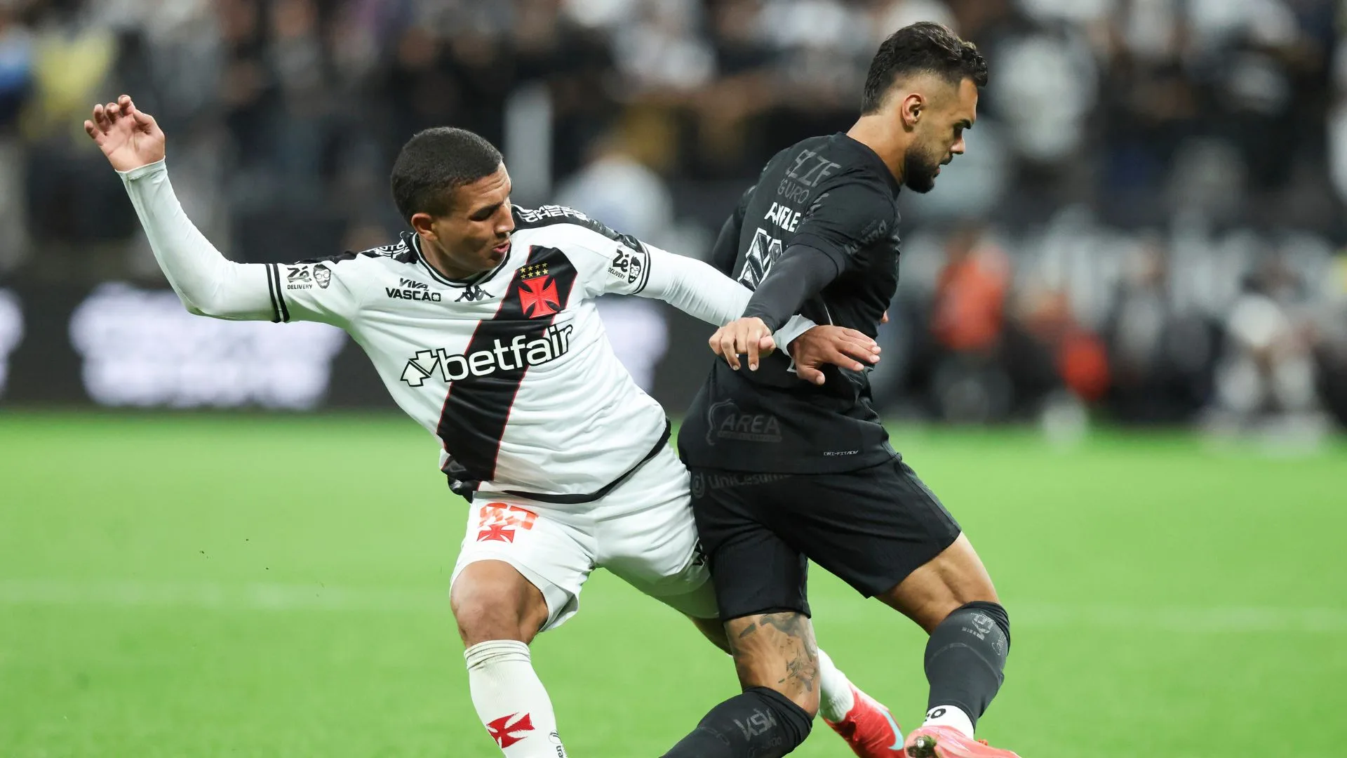 Vampeta indica impaciência dos torcedores de Corinthians e Vasco: “Têm que ficar revoltados mesmo”
