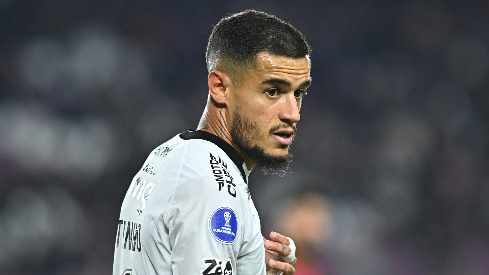 Vasco tem Léo Jardim e Paulo Henrique fora, possível volta de Coutinho e muda escalação contra o Mirassol pelo Brasileirão