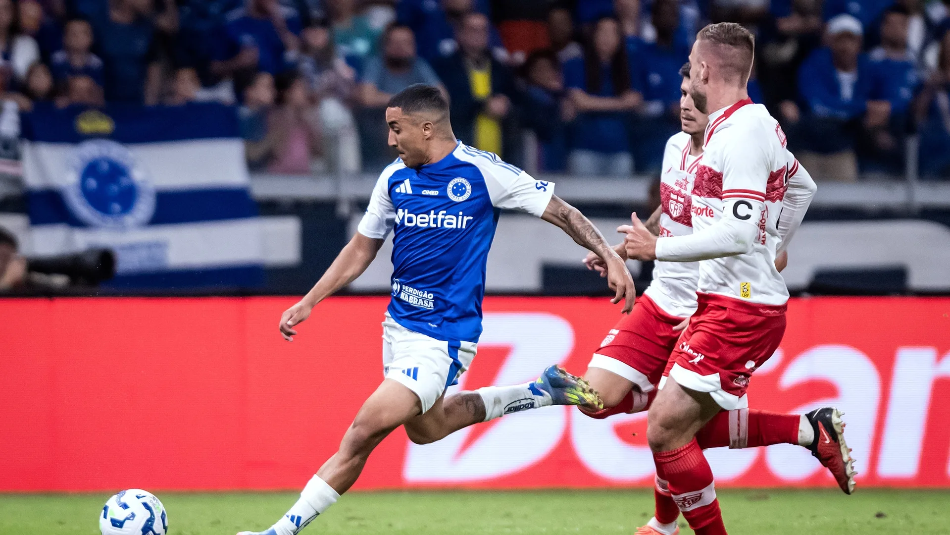 Onde assistir CRB x Cruzeiro ao vivo pela Copa do Brasil: prováveis escalações, desfalques e retrospecto