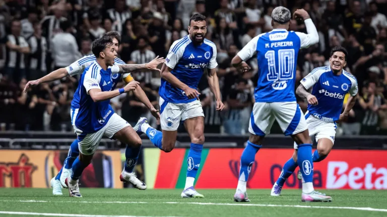 Cruzeiro tem vaga na Libertadores em 2026 encaminhada após vitória no Brasileirão