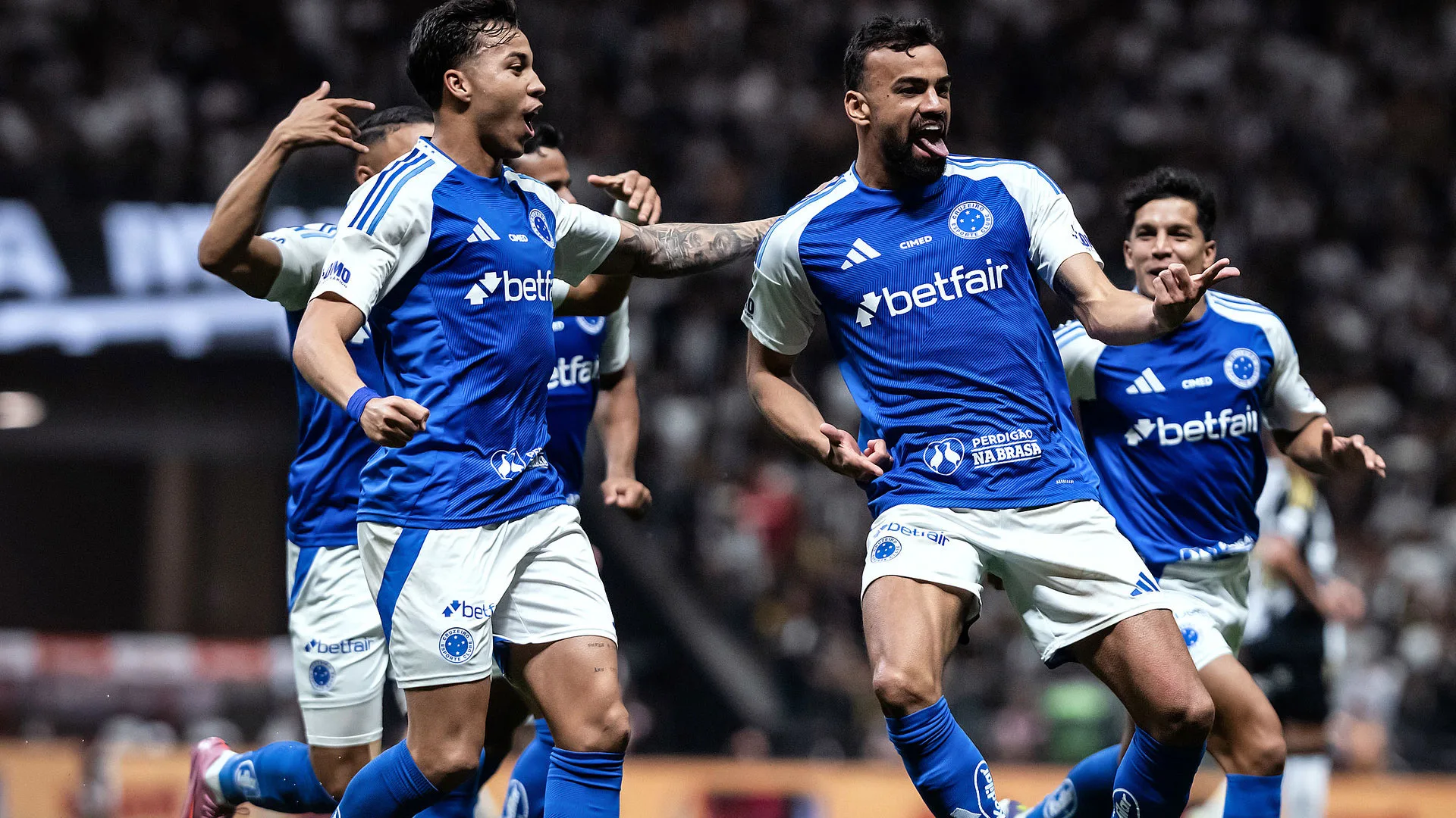 Cruzeiro vence o Atlético-MG na Arena MRV, abre vantagem na Copa do Brasil e empolga torcedor: “É a Selezeiro”