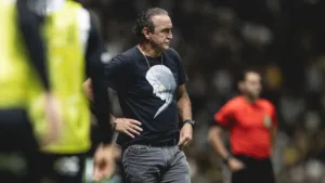 Cuca é sincero ao responder sobre substituição de Scarpa no Atlético-MG: “Se estivesse bem não teria saído”