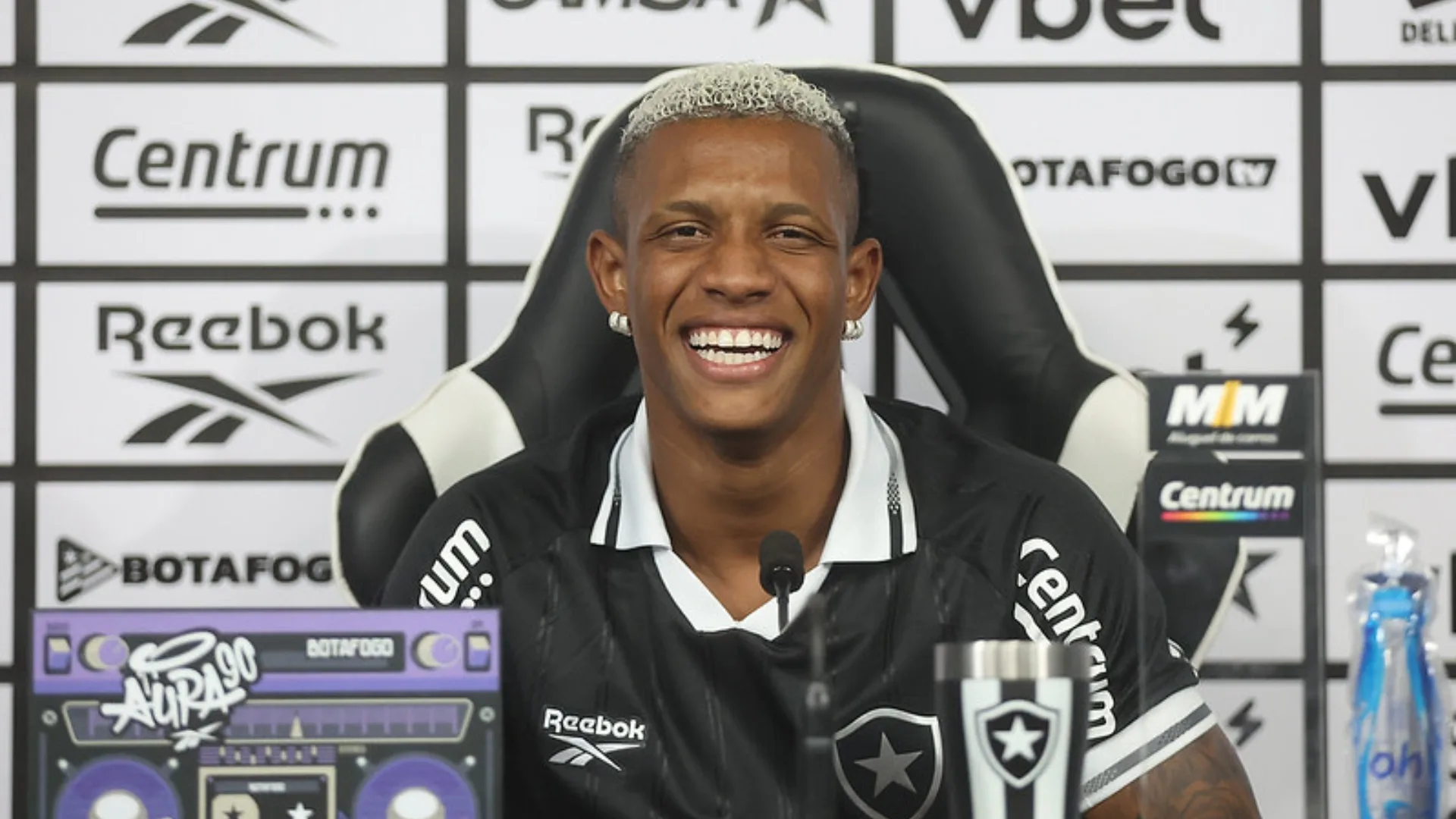 Botafogo tem possível estreia de Danilo e retorno de Marlon Freitas contra o Cruzeiro pelo Brasileirão hoje