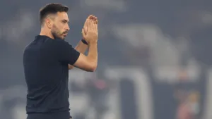 Davide Ancelotti elogia Savarino e Santi Rodríguez após vitória do Botafogo, mas lamenta: “Nem sempre joga como outros”