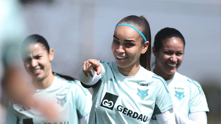 Cruzeiro precisa espantar má fase para chegar nas semis do Brasileirão Feminino em duelo contra o Bragantino