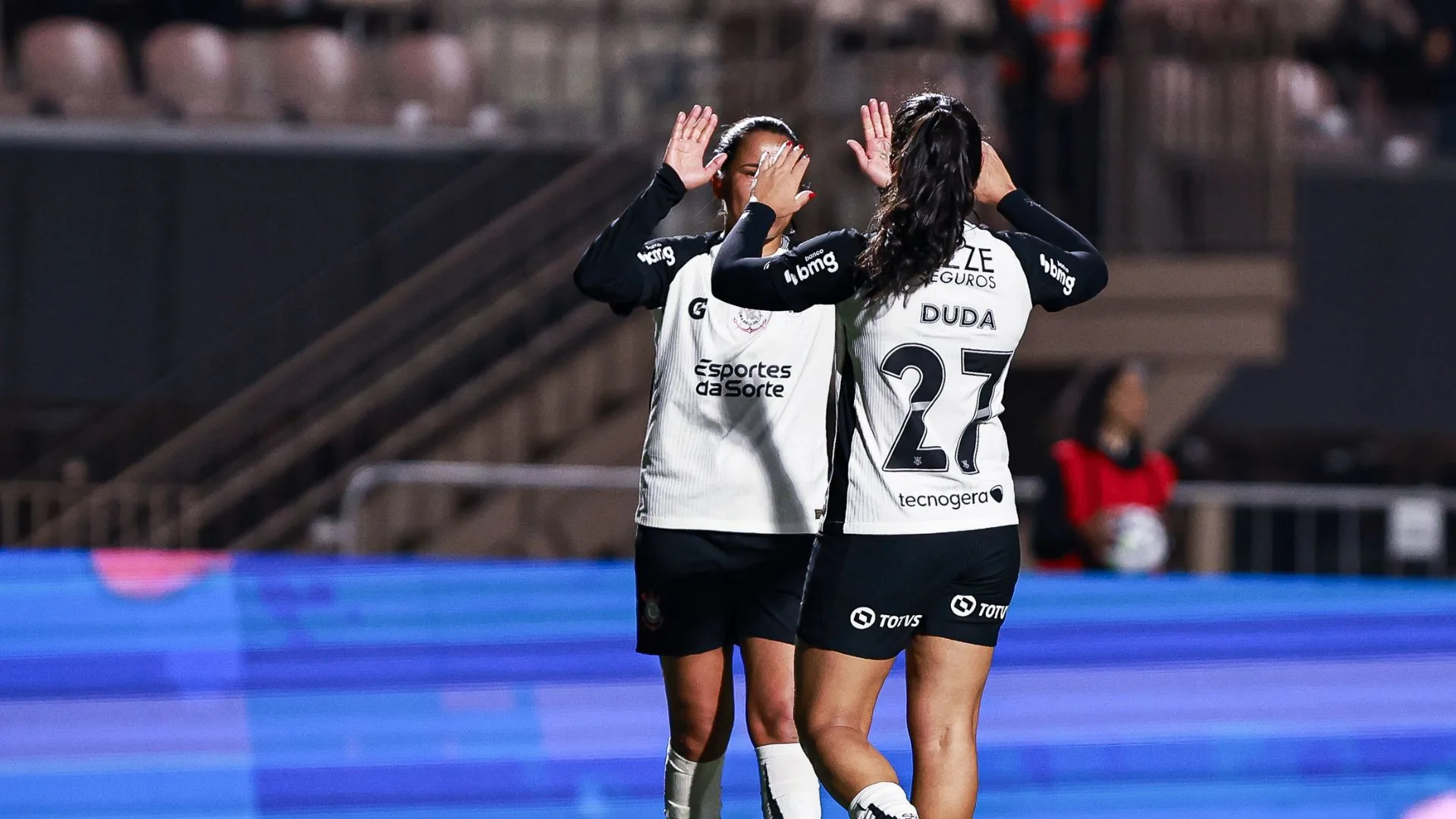 Duda Sampaio foge de adversário nas semis e fala da classificação do Corinthians: “responsabilidade é nossa”