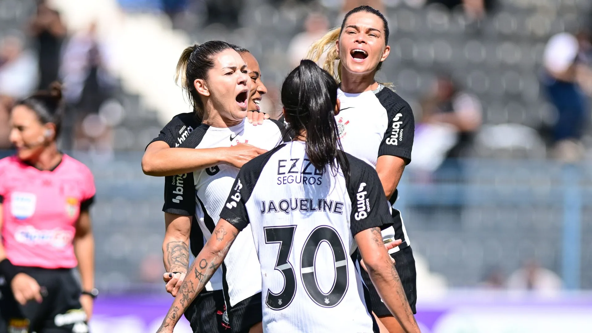 Corinthians mantém distância na liderança do Paulistão Feminino após 7º rodada