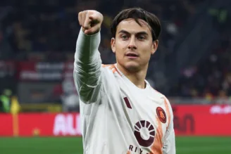 Dybala em atividade pela Roma