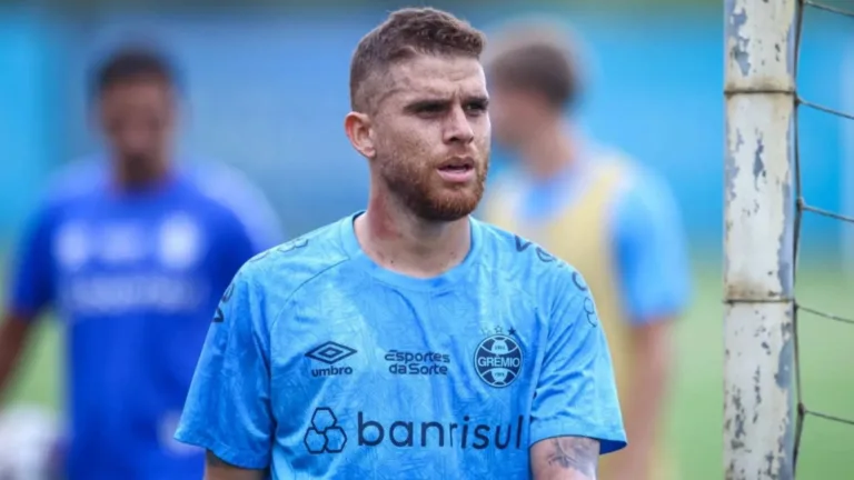 Bruno Soares divulga lista com 13 jogadores que o Grêmio quer negociar nesta janela: “Cuéllar, Pavón, Cristaldo e Amuzu”