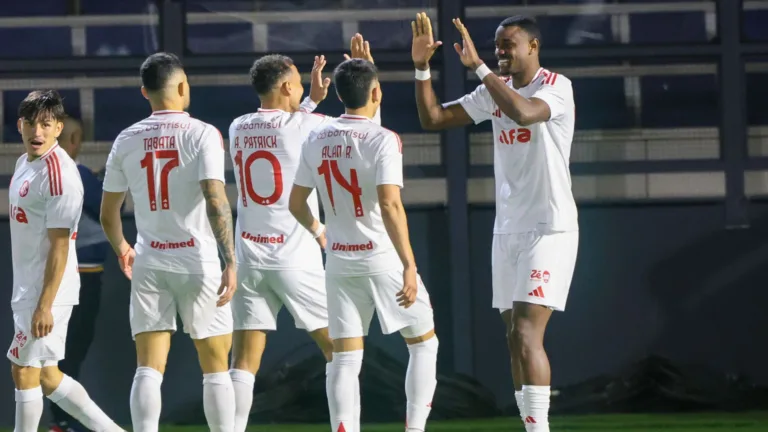 Maurício Saraiva aponta demora, mas aprova mudanças de Roger Machado no Internacional: “Fez trocas que o campo exigia”