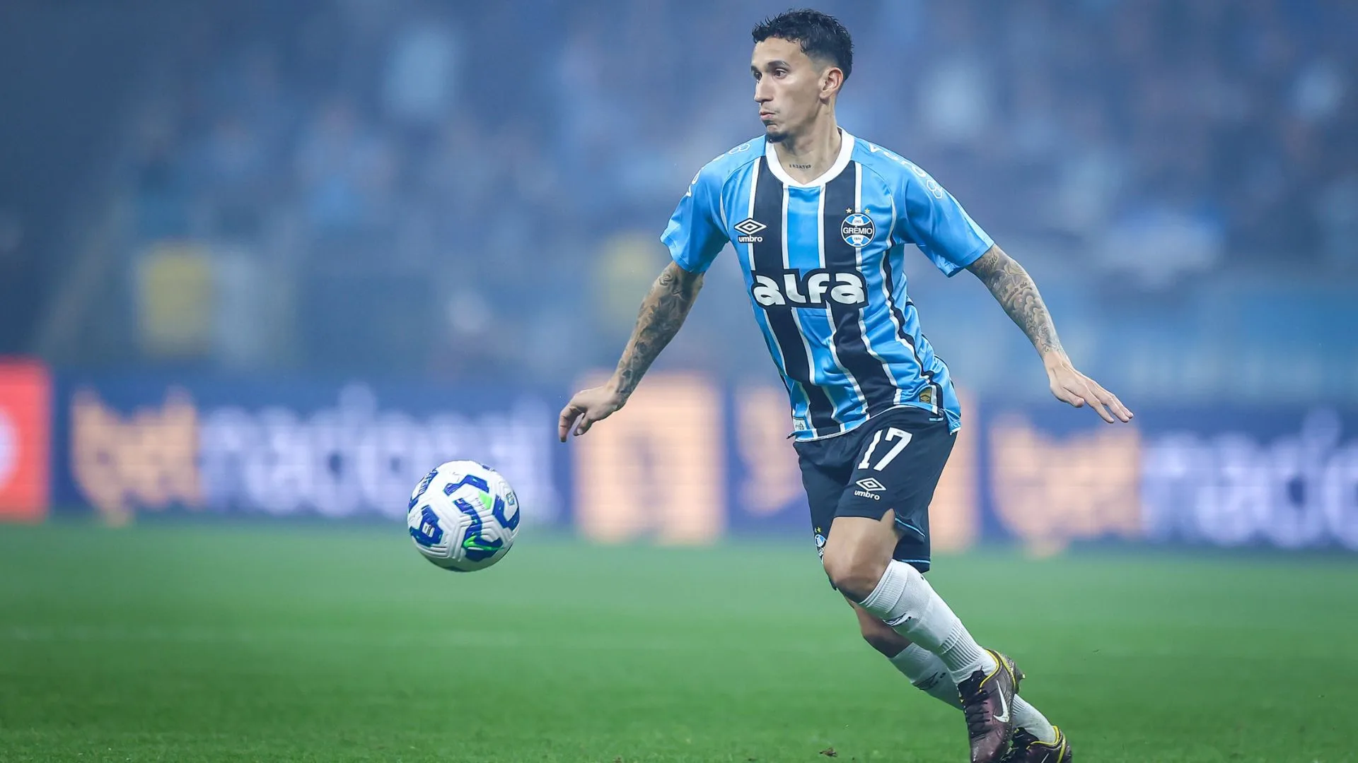 Grêmio fecha com New Balance como novo fornecedor esportivo e Eduardo Moura afirma: “Tempo de contrato em sigilo”