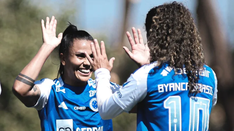 Cruzeiro volta a campo contra o Corinthians pela Copa do Brasil Feminina após pausa na temporada